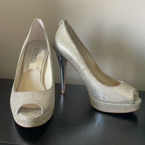 Sparkly silver peep toe size 5 heels